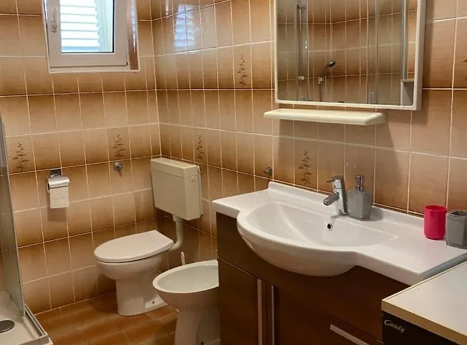 Kata アパート Šmrika